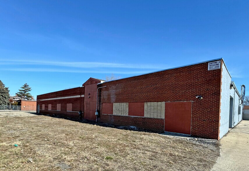 More Photos Of 22778 Globe Ave, Warren Warehouse For Sale