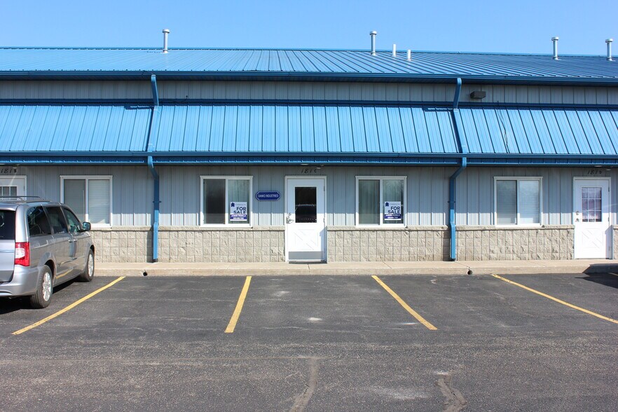 More Photos Of 181 Wolf St, Yorkville Warehouse For Sale