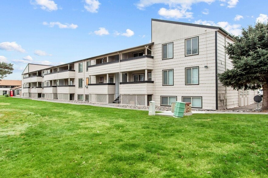 More Photos Of 465 N Arthur St, Kennewick Apartments For Sale