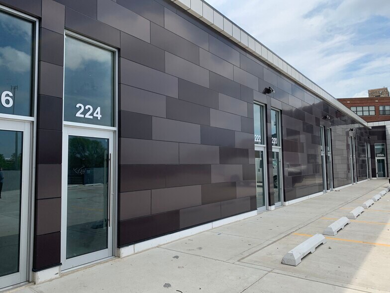 More Photos Of 2252 S Canal St, Chicago Storefront For Lease