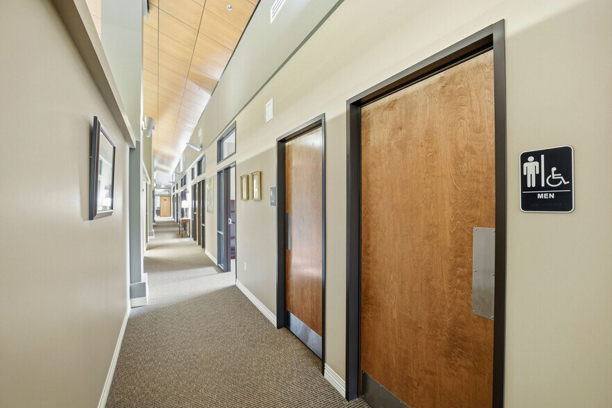 More Photos Of 68031 Capital Trace Row, Mandeville Office For Lease