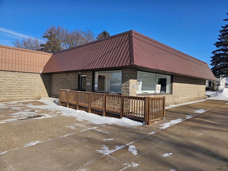 More Photos Of 321 W Clifton St, Tomah General Retail For Sale