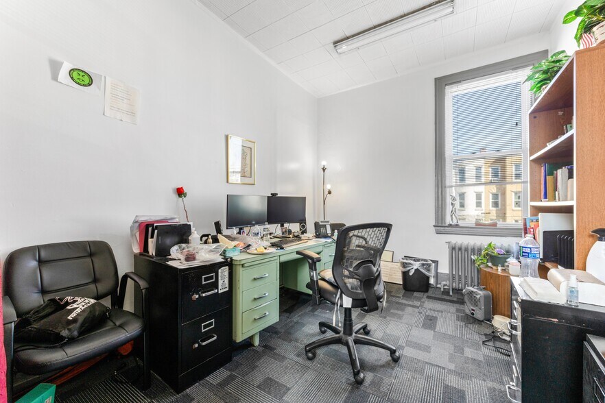 More Photos Of 21 W 25th St, Baltimore Office For Sale