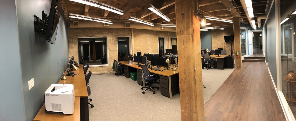 More Photos Of 212 W Kinzie St, Chicago Loft Creative Space For Lease
