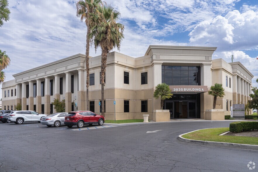 Primary Photo Of 3838 San Dimas St, Bakersfield Medical For Lease