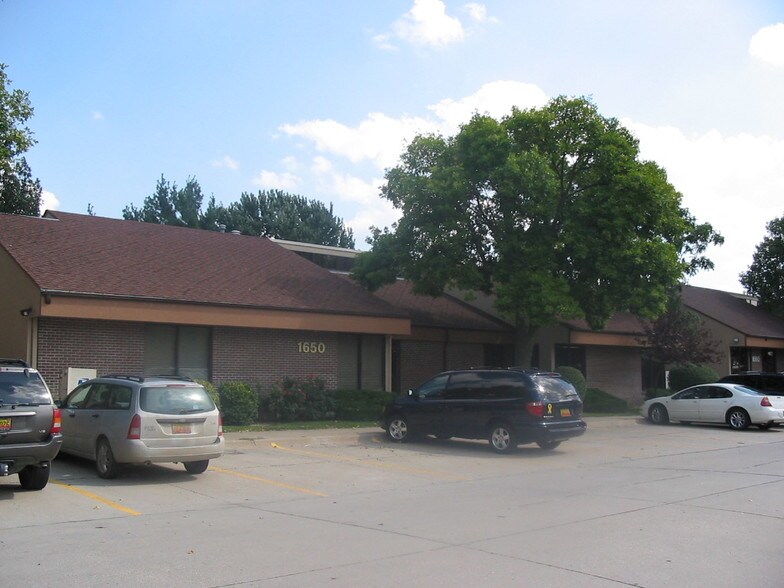 More Photos Of 1650 S 70th St, Lincoln Office For Lease