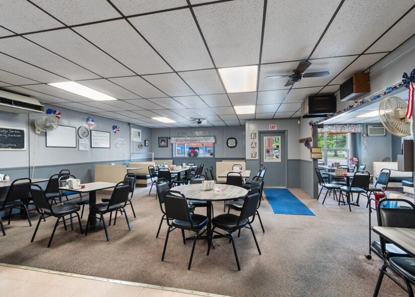 More Photos Of 6014 New Hartford St, Wolcott Restaurant For Sale