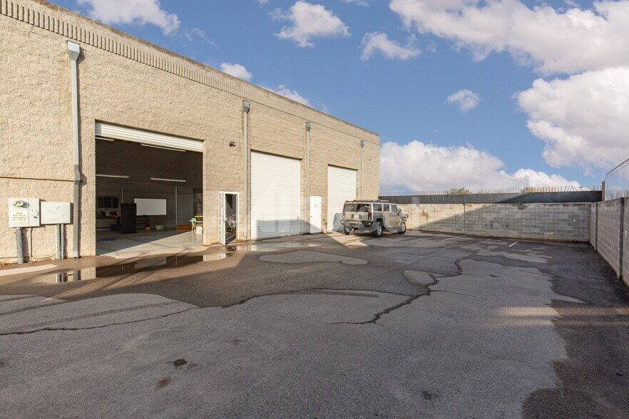 More Photos Of 2057 Pabco Rd, Henderson Warehouse For Lease