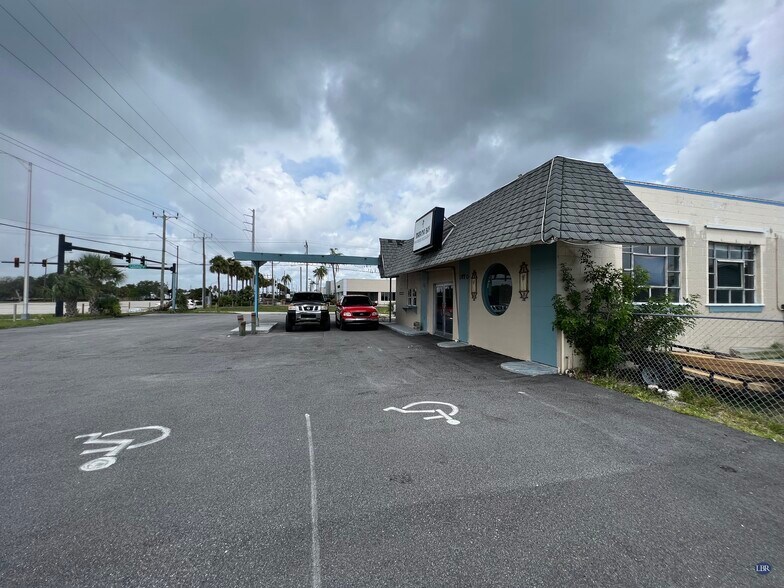 More Photos Of 1870 E Merritt Island Cswy, Merritt Island Freestanding For Lease