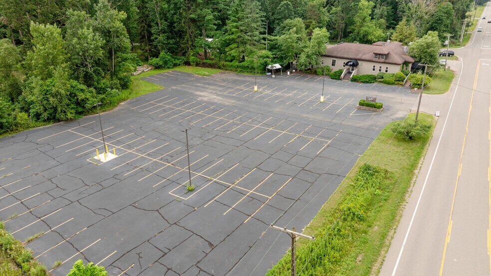 More Photos Of 16409 Red Arrow Hwy, Union Pier General Retail For Sale