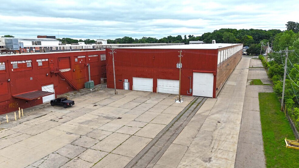 More Photos Of 2120 S Washington Ave, Lansing Warehouse For Sale