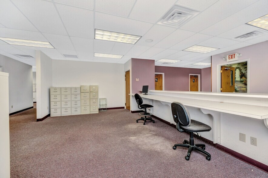 More Photos Of 860 NW Washington Blvd, Hamilton Medical For Lease