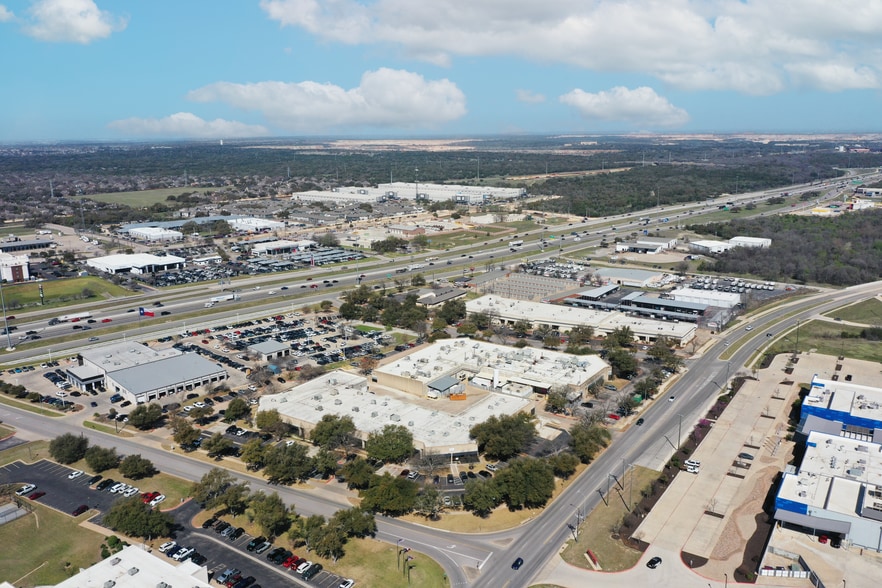 More Photos Of 700 Jeffrey Way, Round Rock Flex For Lease