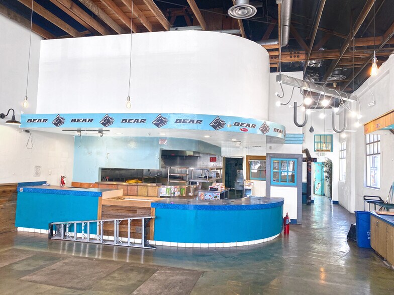 More Photos Of 418-424 Wilshire Blvd, Santa Monica Restaurant For Lease