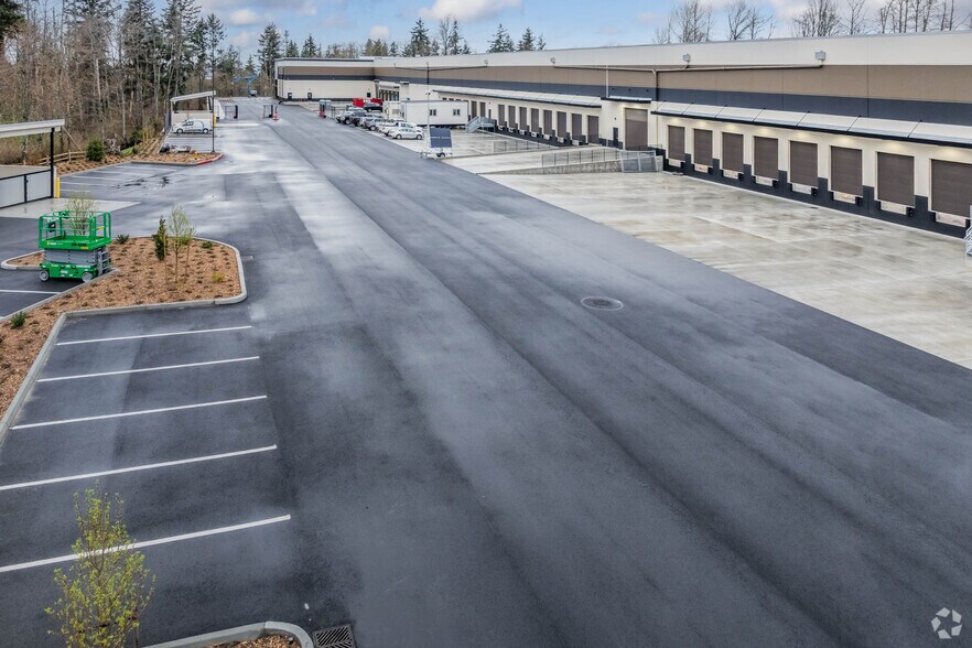 More Photos Of 6801 Seaway Blvd, Everett Industrial For Lease