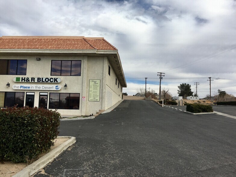 More Photos Of 14075 Hesperia Rd, Victorville Office For Sale