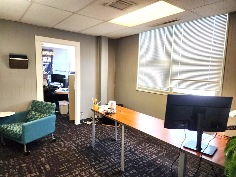 More Photos Of 9580 W 14th Ave, Lakewood Office For Sale