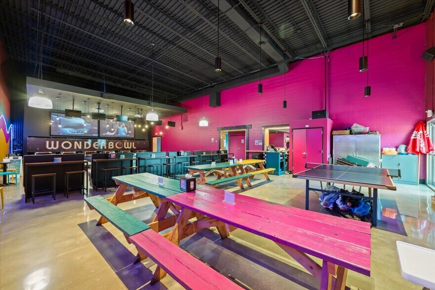 More Photos Of 7 S 4th St, Council Bluffs Health Club For Sale