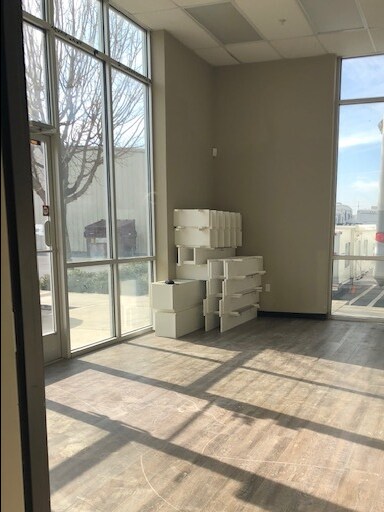 More Photos Of 2220 N MacArthur Dr, Tracy Warehouse For Lease