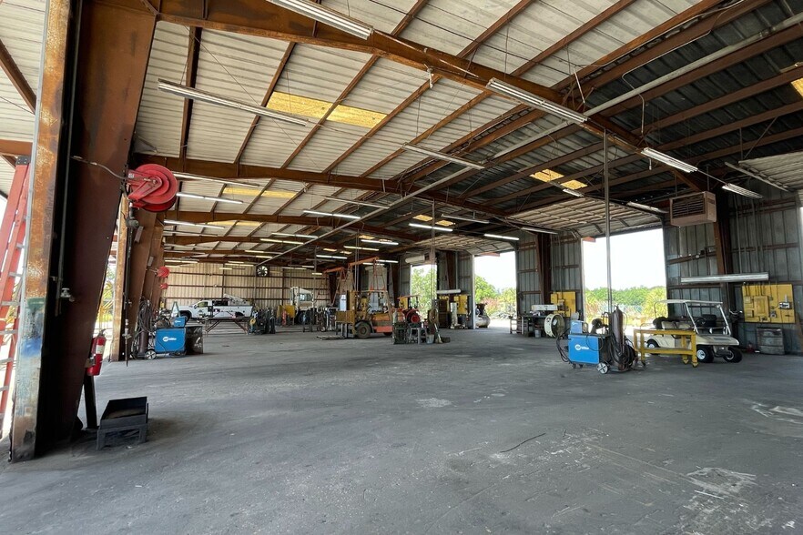 More Photos Of 100 Thornhill Rd, Auburndale Manufacturing For Sale