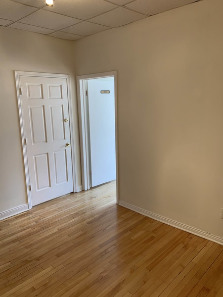 More Photos Of 3433-3439 N Sheffield Ave, Chicago Storefront Retail Residential For Lease