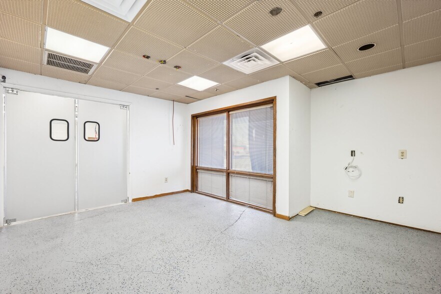 More Photos Of 3207 S Hardy Dr, Tempe Warehouse For Sale