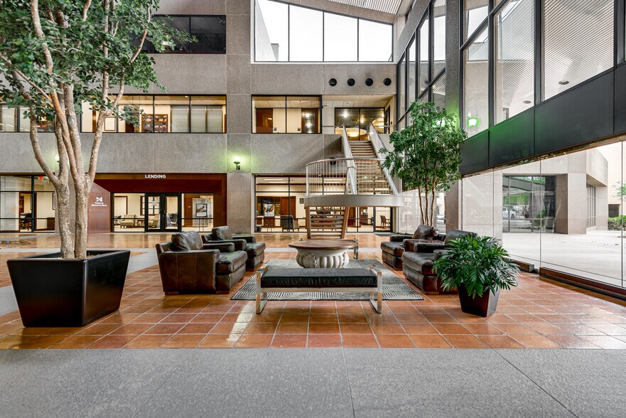 More Photos Of 600 Marienfeld St, Midland Office For Lease