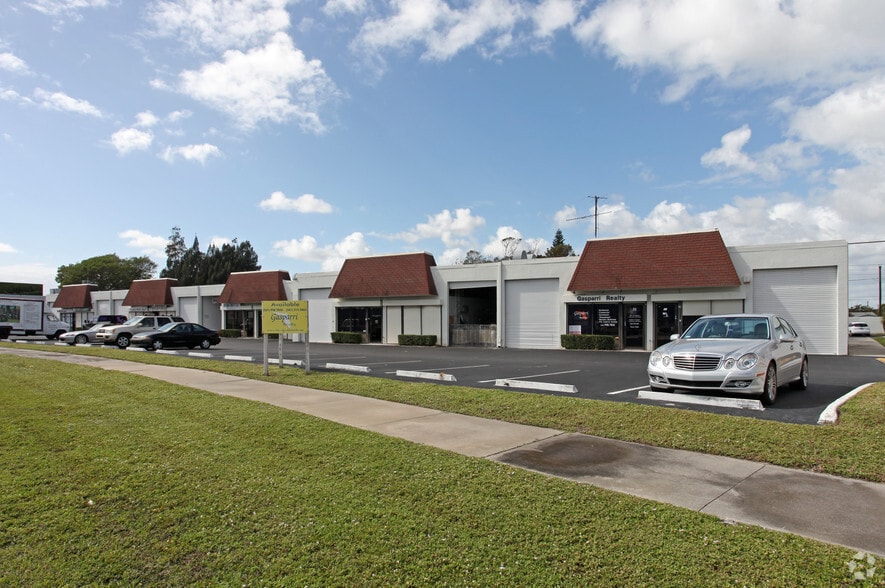 Primary Photo Of 4201 Oak Cir, Boca Raton Light Manufacturing For Sale