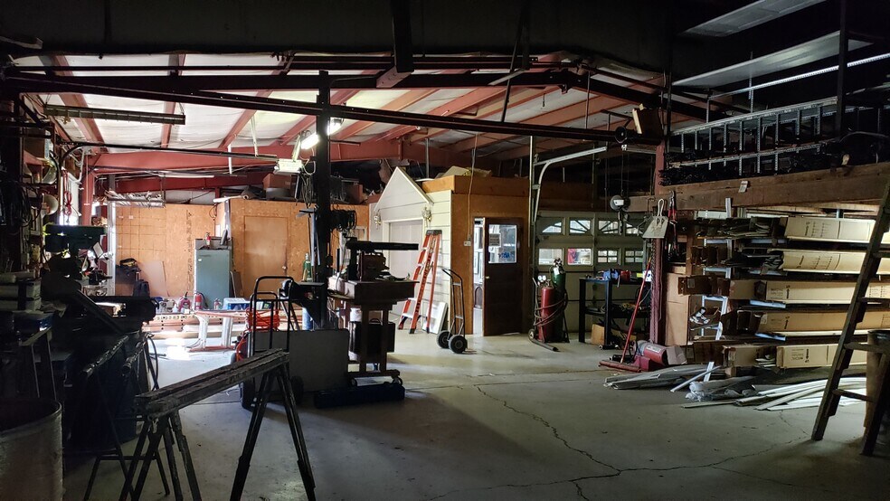 More Photos Of 6060-6104 S Southeast blvd, Derby Industrial For Sale