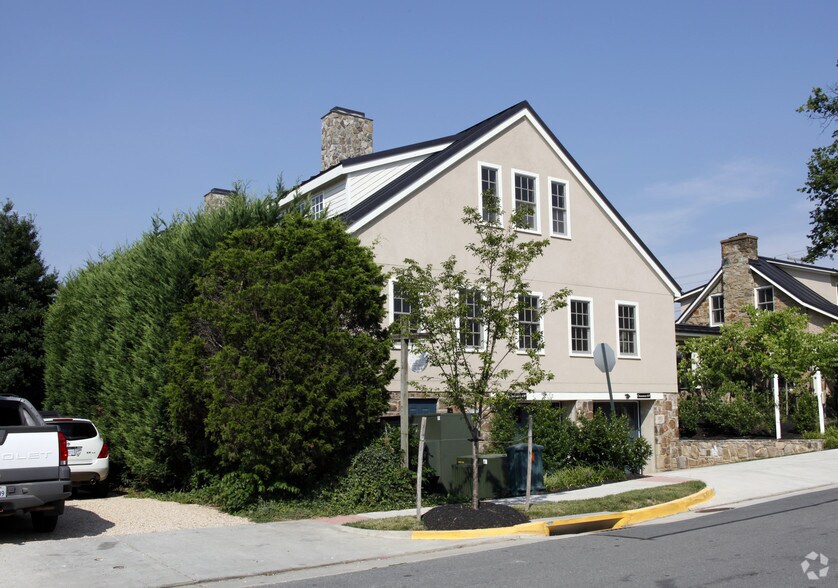 More Photos Of 10 N Pendleton St, Middleburg Office For Sale