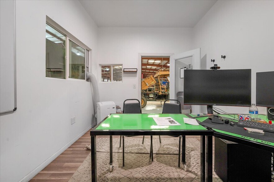 More Photos Of 1343 S Main St, Porterville Warehouse For Sale