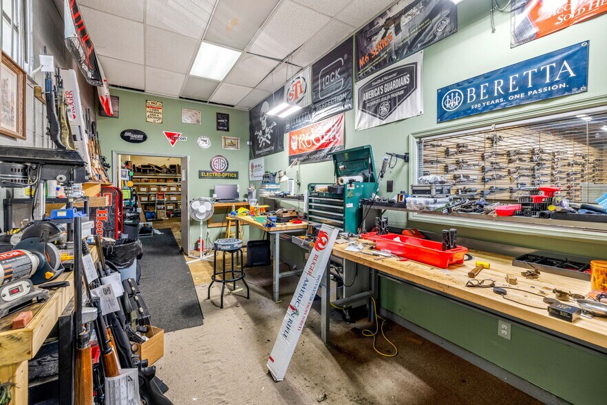 More Photos Of 1358 Plaza Dr, Gainesville Freestanding For Sale