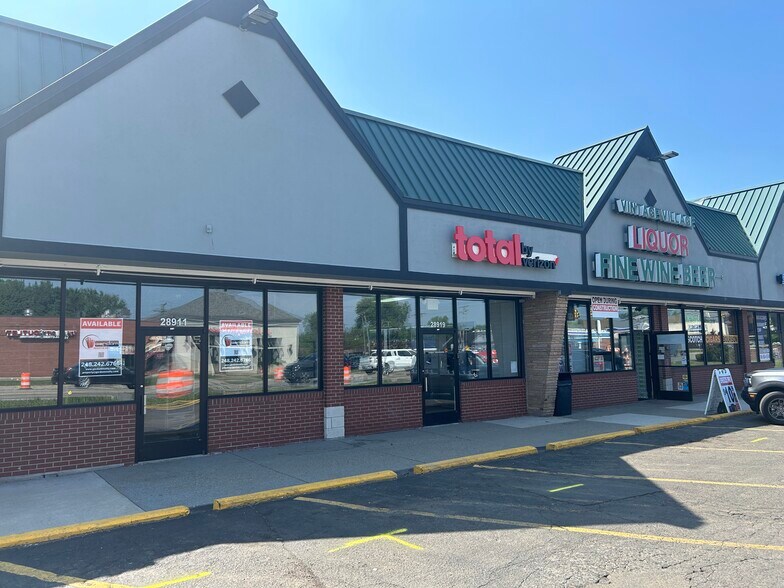 More Photos Of 28901-28935 Southfield Rd, Lathrup Village Storefront For Lease