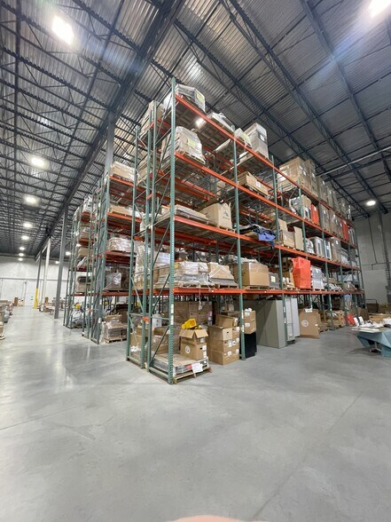 More Photos Of 571 Hollow Rd, Phoenixville Warehouse For Lease