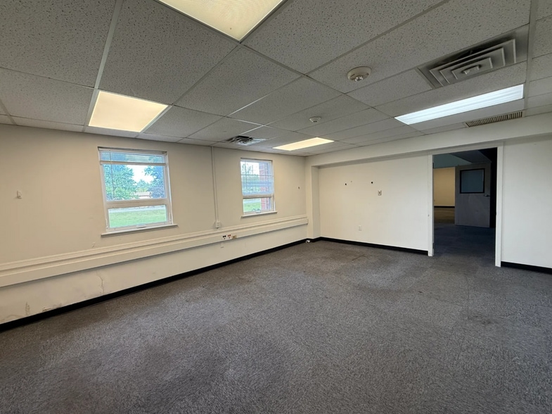 More Photos Of 8 Minneakoning Rd, Flemington Warehouse For Sale