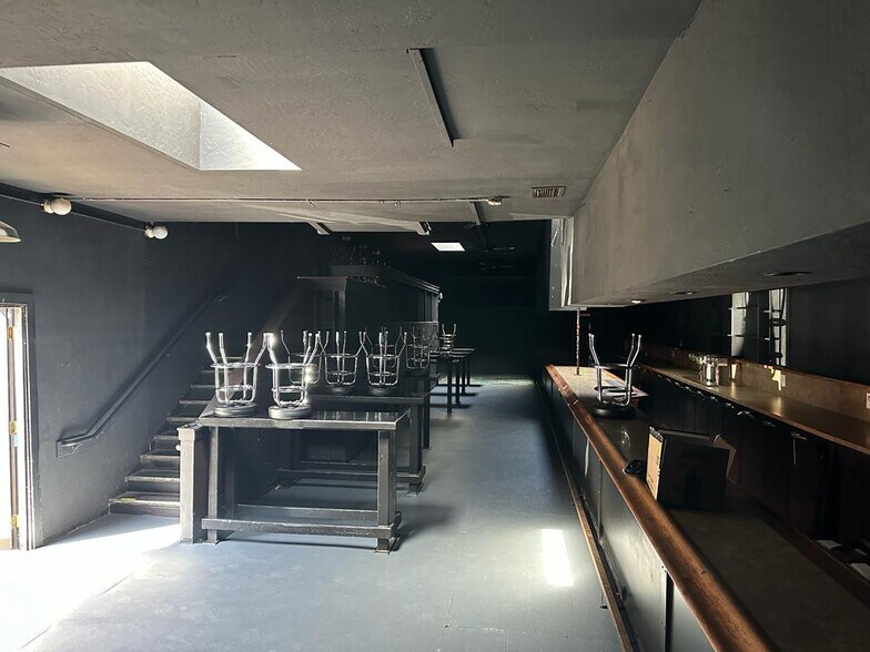 More Photos Of 2140 Market St, San Francisco Bar For Lease