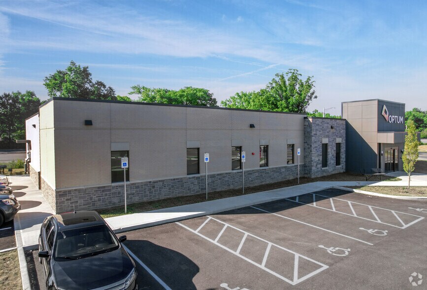 More Photos Of 4405 Allisonville Rd, Indianapolis Medical For Sale