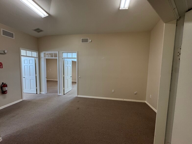 More Photos Of 10621 Airport Pulling Rd, Naples Unknown For Lease
