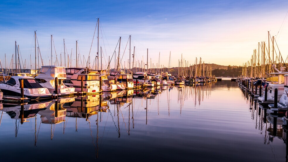 More Photos Of 900 Bridgeway, Sausalito Medical For Sale