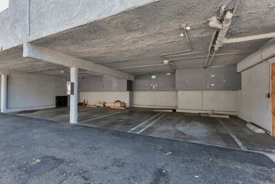 More Photos Of 13825 Vanowen St, Van Nuys Apartments For Sale