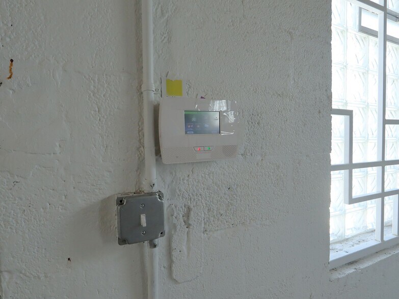 More Photos Of 6543 Hastings Rd, Detroit Warehouse For Sale