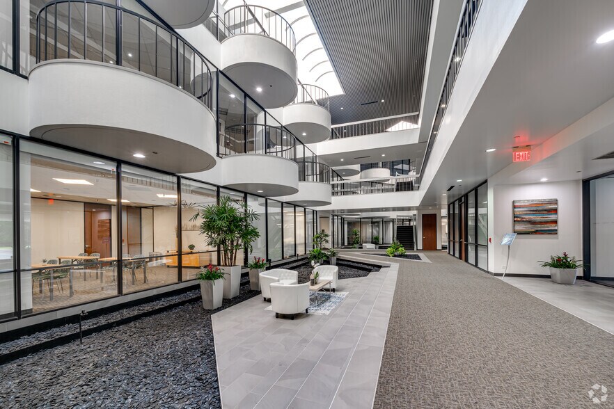 More Photos Of 140 Cypress Station Dr, Houston Coworking Space