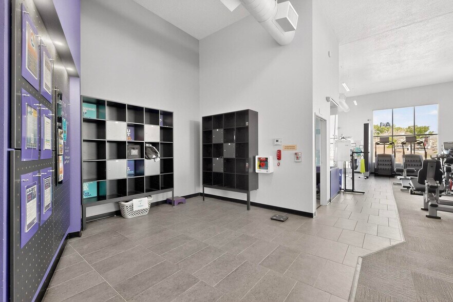 More Photos Of 9368 Valley View Dr NW, Albuquerque Apartments For Sale