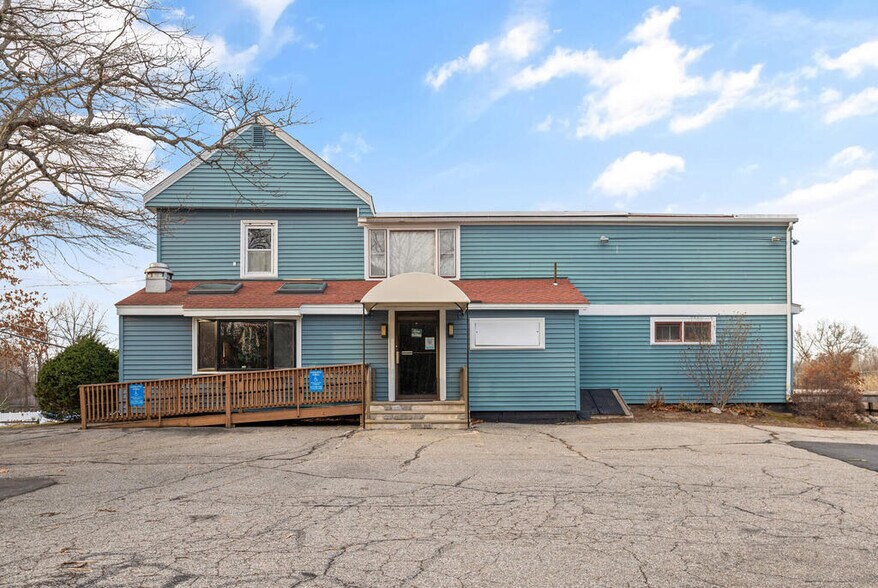 More Photos Of 251 Hampstead St, Methuen Flex For Sale