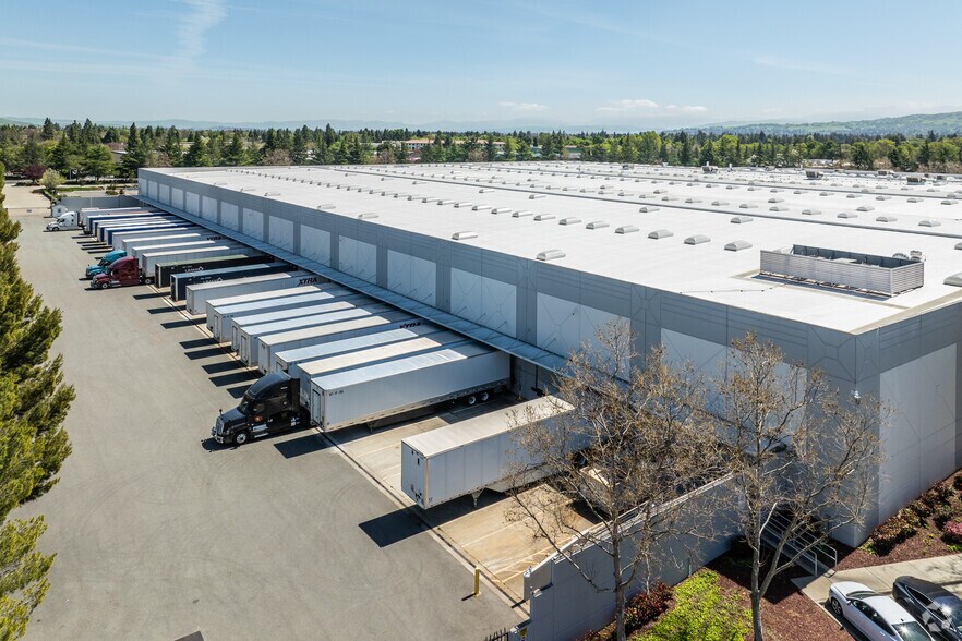 More Photos Of 4225 Hacienda Dr, Pleasanton Warehouse For Lease