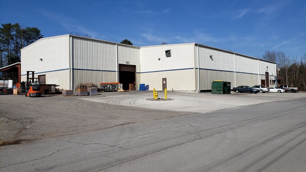 More Photos Of 100 Meco Ln, Oak Ridge Warehouse For Lease