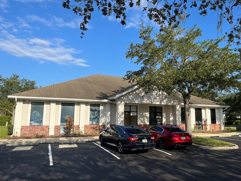 More Photos Of 1708-1718 Lexington Green Ln, Sanford Medical For Sale