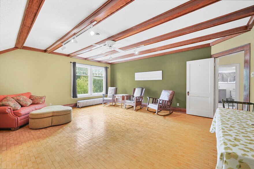 More Photos Of 530 S Union St, Traverse City Medical For Sale