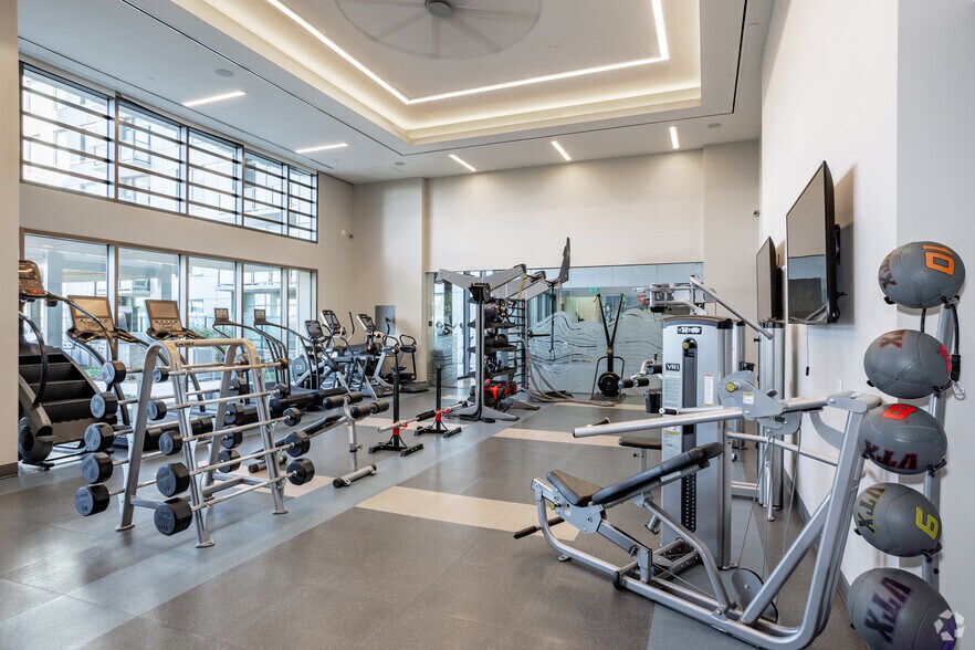 More Photos Of 909 Bannock St, Denver Apartments For Lease