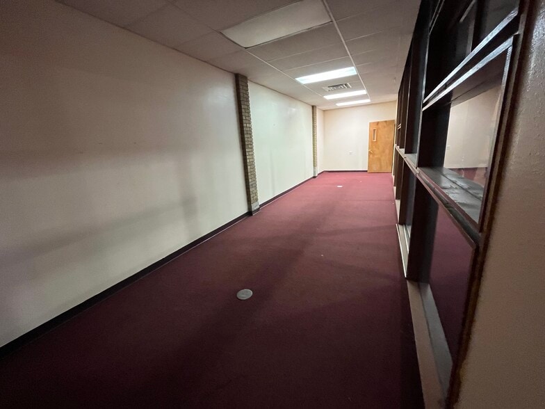 More Photos Of 111 University SE Blvd, Albuquerque Specialty For Sale